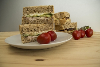 335x223-Foo1000-multicolour-tomatoes-sandwiches-fillings.jpg